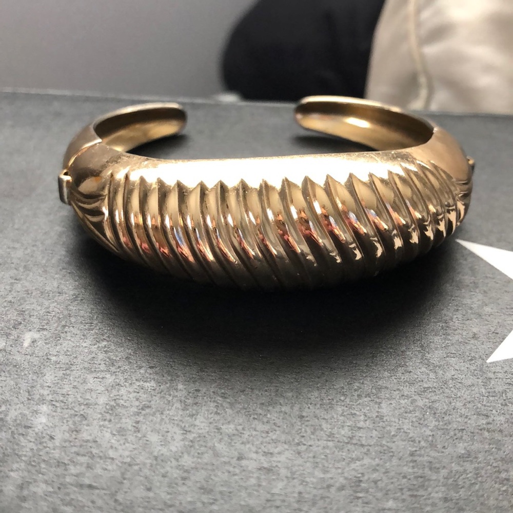 Gold bracelet
